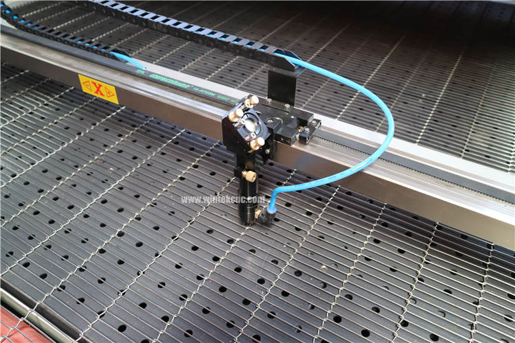 Cutting laser head of Automatic fabric laser cutting machine for fabric with cheap price